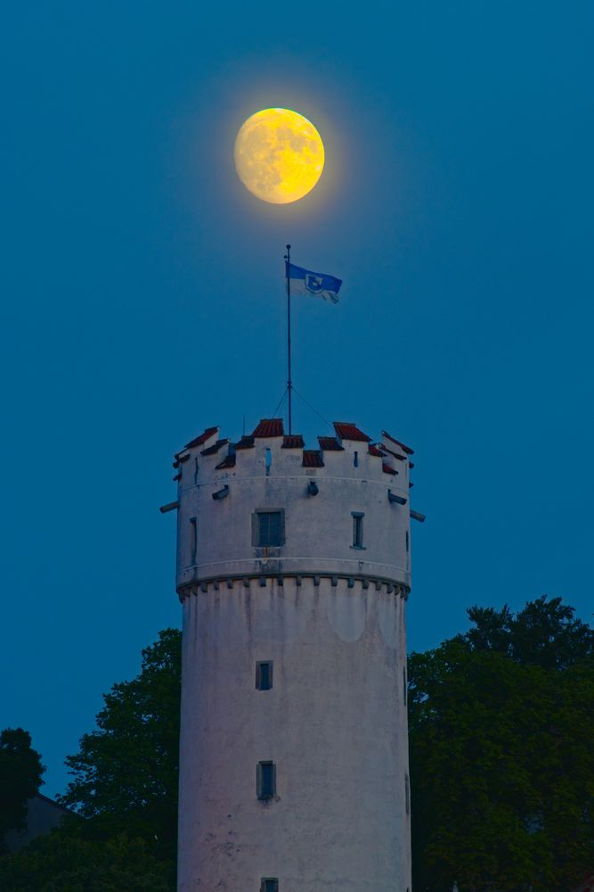 Mond streichelt den Mehlsack