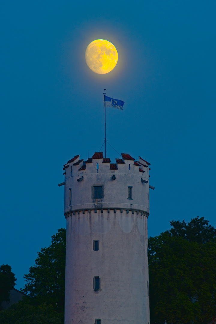 Mond streichelt den Mehlsack