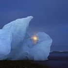 Mond trifft Eisberg