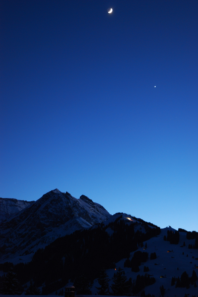 Mond über Adelboden