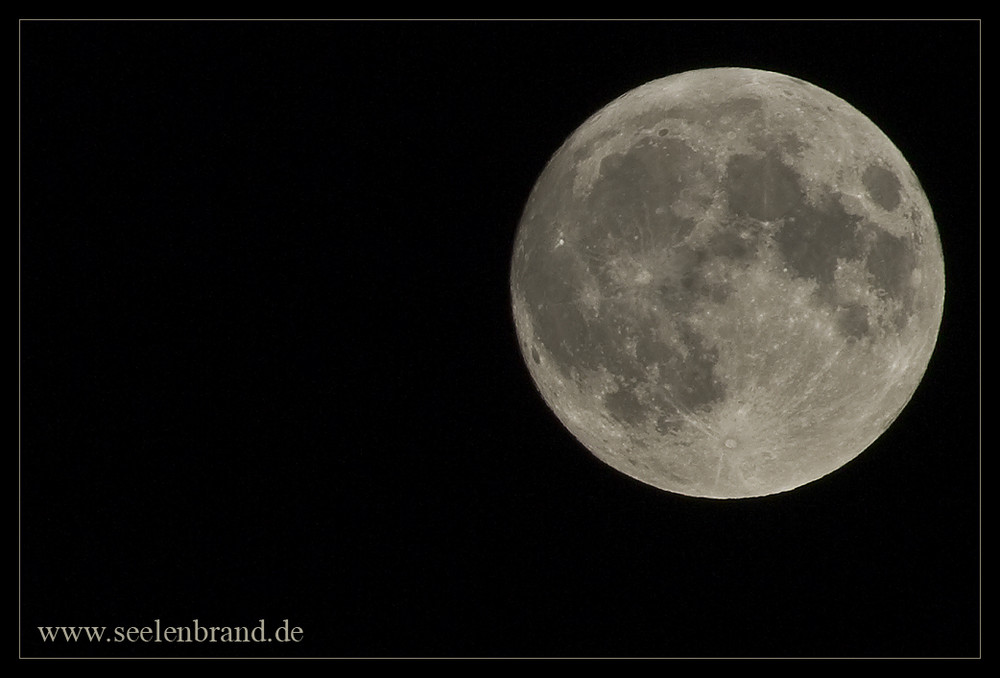 Mond über Bayern