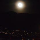 Mond über Bergen