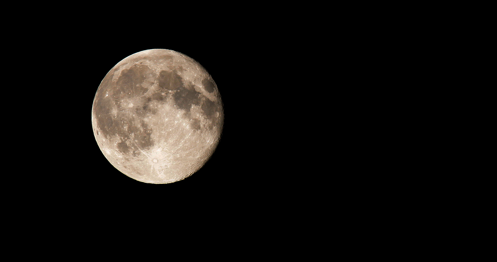 Mond über Berlin