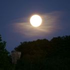 Mond über Bismarkturm