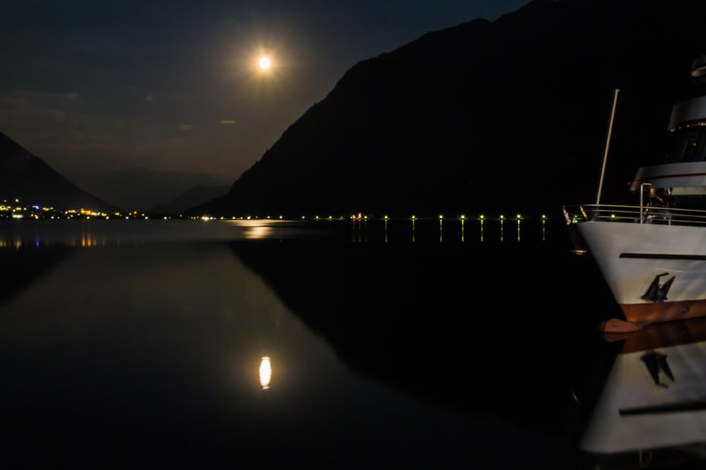 Mond über dem Achensee (A)