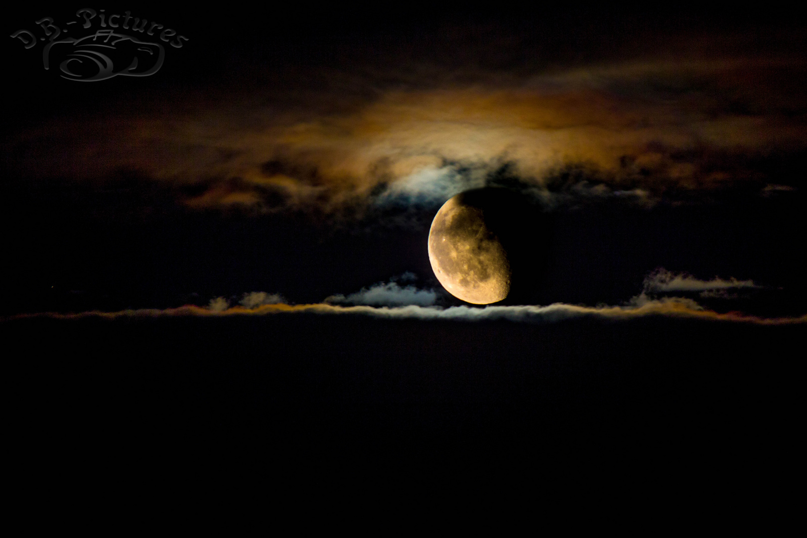 Mond über dem Allgäu