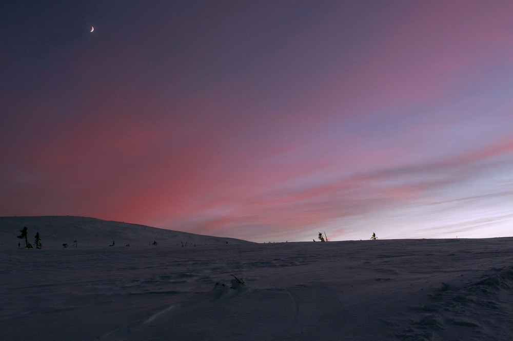 Mond über dem Fjell