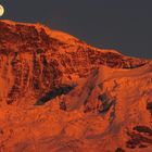 Mond über dem Gipfel