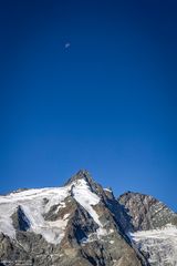 Mond über dem Großglockner