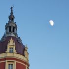 Mond über dem Schloss