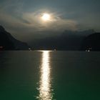 Mond über dem Urnersee