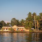 Mond über den Backwaters