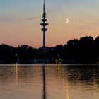 Mond über der Alster