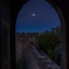 Mond über der Festung Lissabon