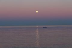 Mond über der Ostsee