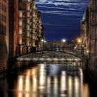 Mond über der Speicherstadt