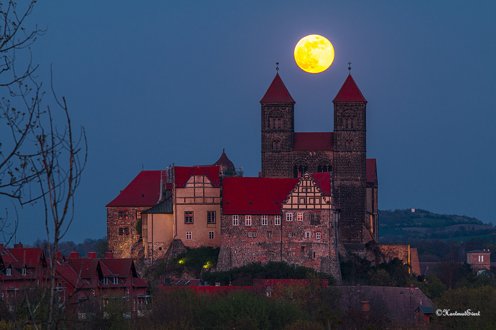 Mond über der Stiftskirche  Quedlinburg