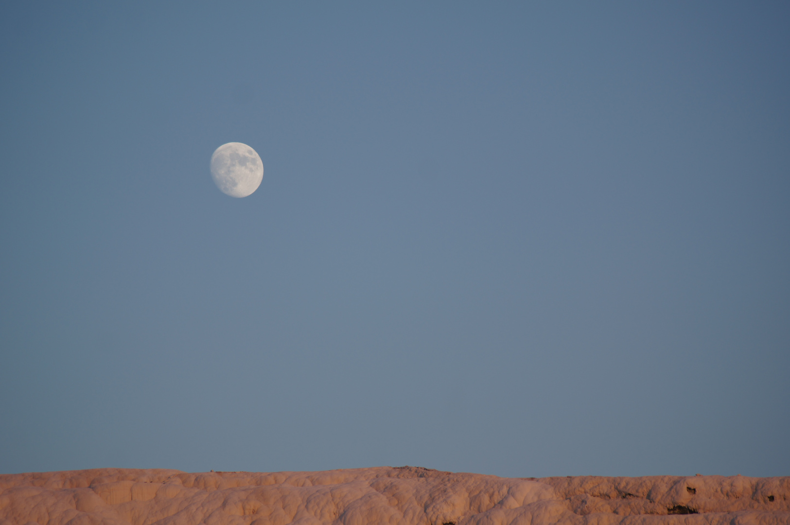 Mond über der Wüste