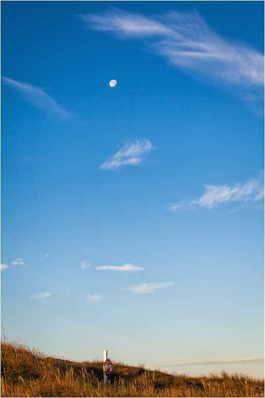 Mond über Düne