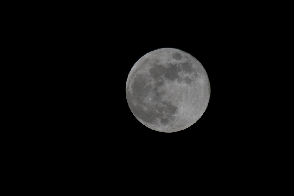 Mond über Essen