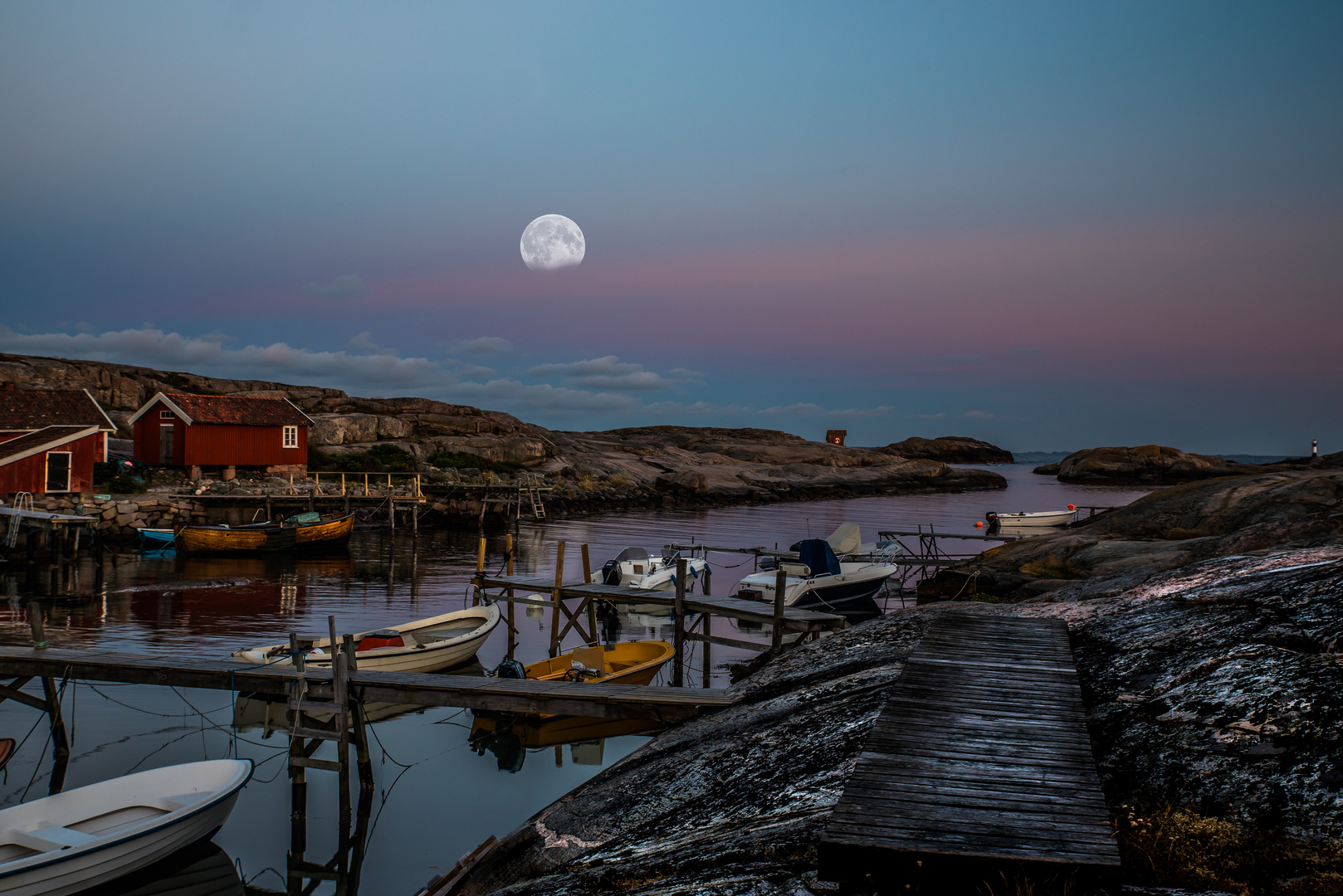 Mond über Havstenssund