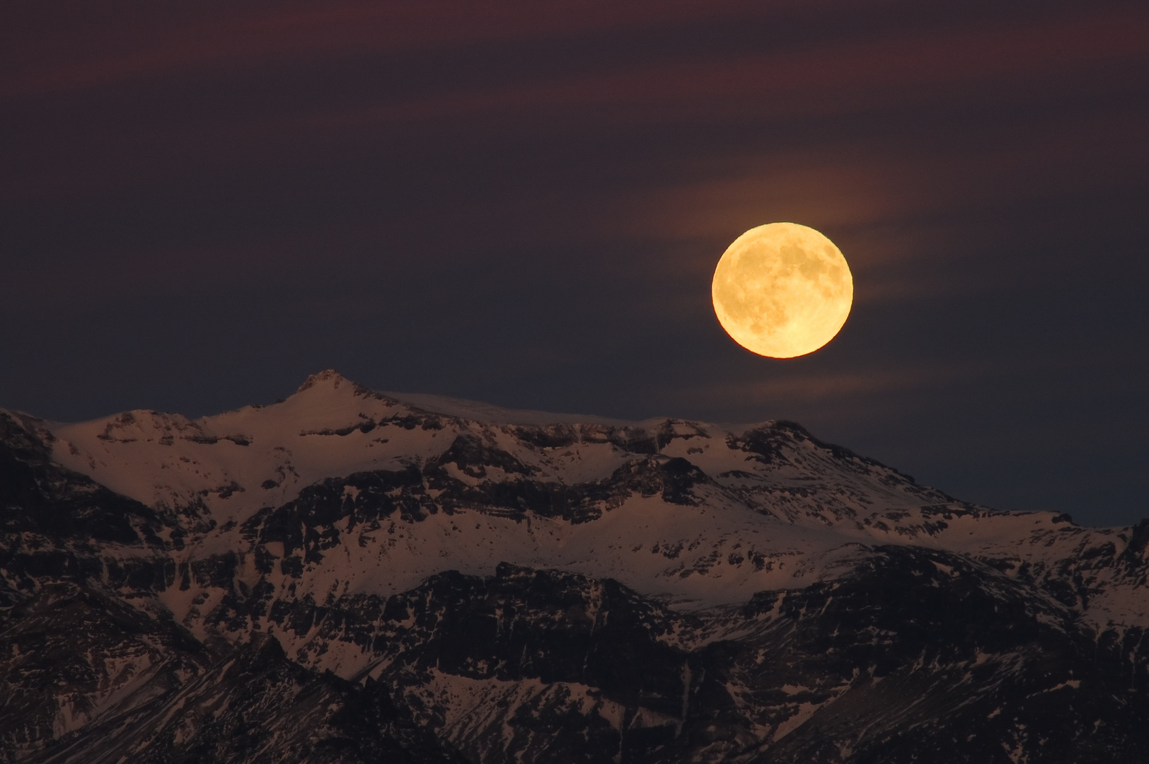 Mond über Hvannadalshnúkur