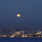 Mond über Istanbul