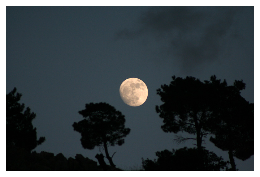 Mond über Karpathos