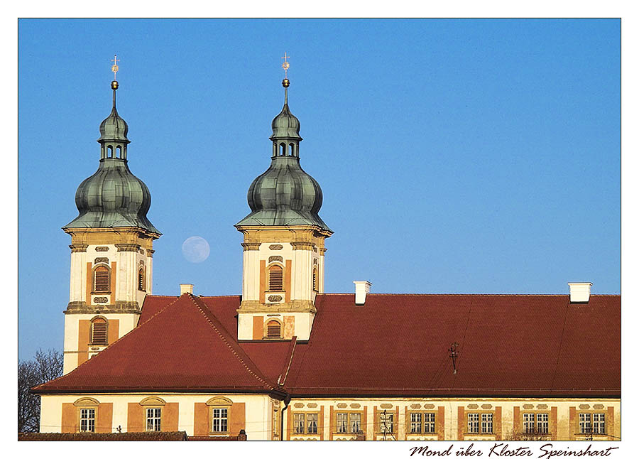 Mond über Kloster Speinshart