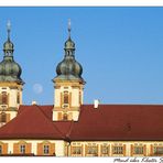 Mond über Kloster Speinshart