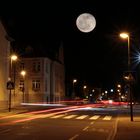 Mond über Kreisverkehr