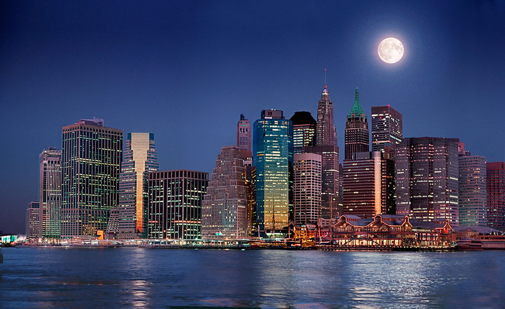 Mond über Manhattan