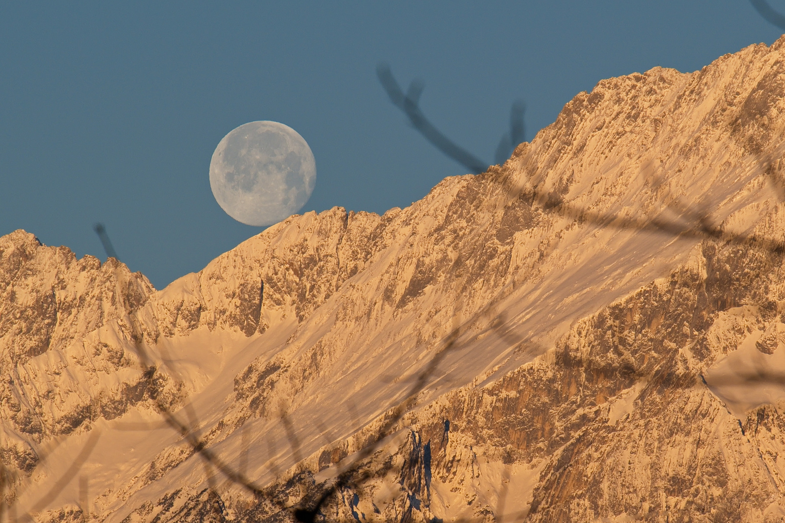 Mond über Mieminger Kette