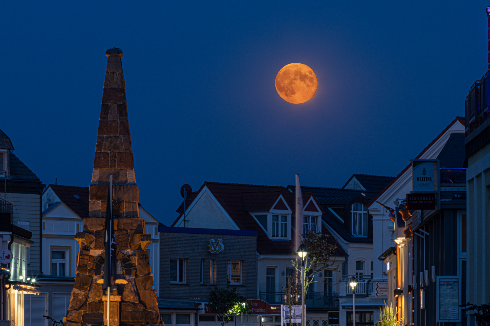 Mond ueber Norderney