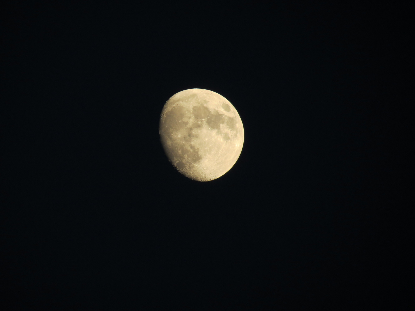 Mond über Ostfriesland