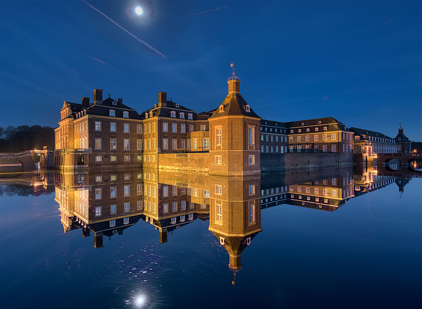 Mond über Schloss Nordkirchen