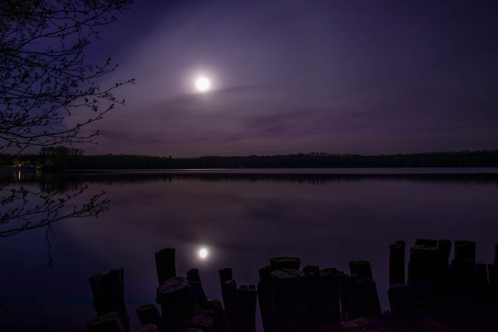 Mond über See