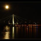 Mond über Severinsbrücke