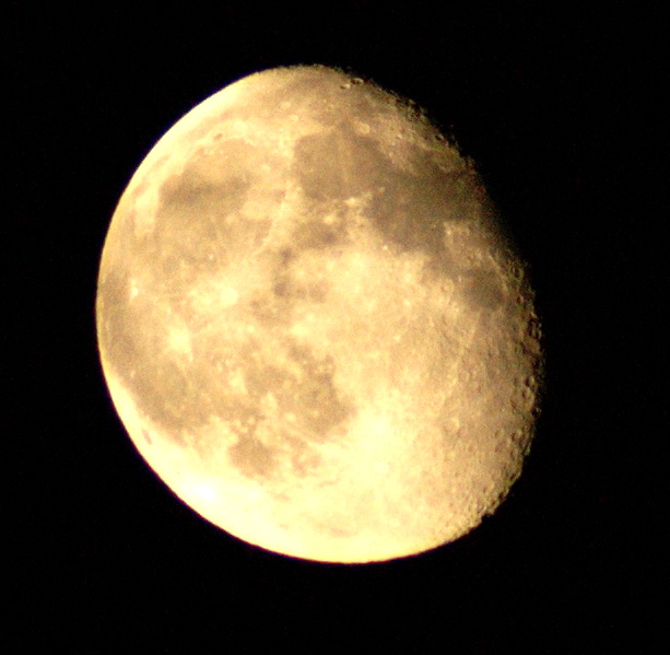 Mond über Stein