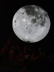 Mond über Tollwood 