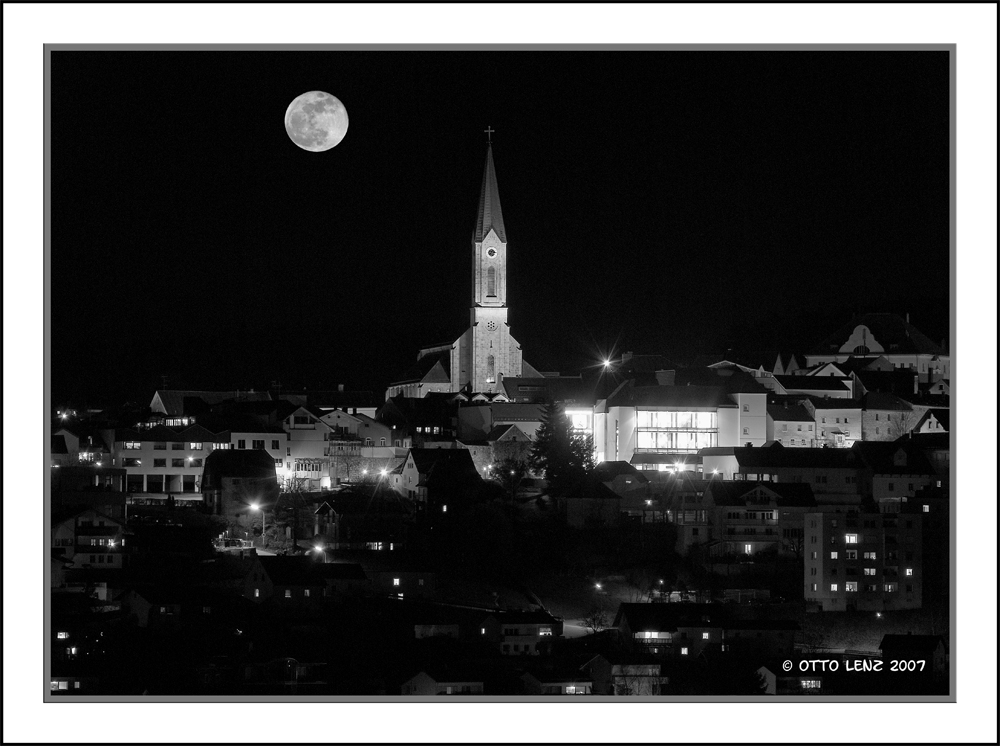 Mond über Waldkirchen