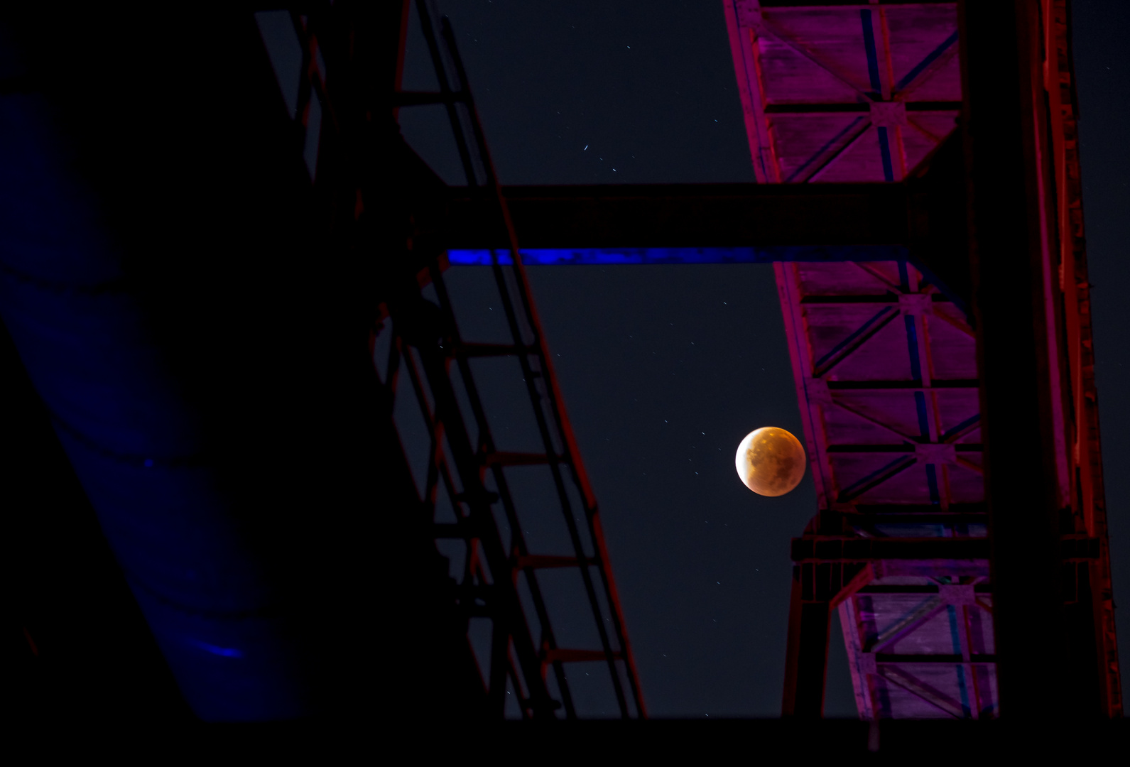 Mond über Zollverein 2