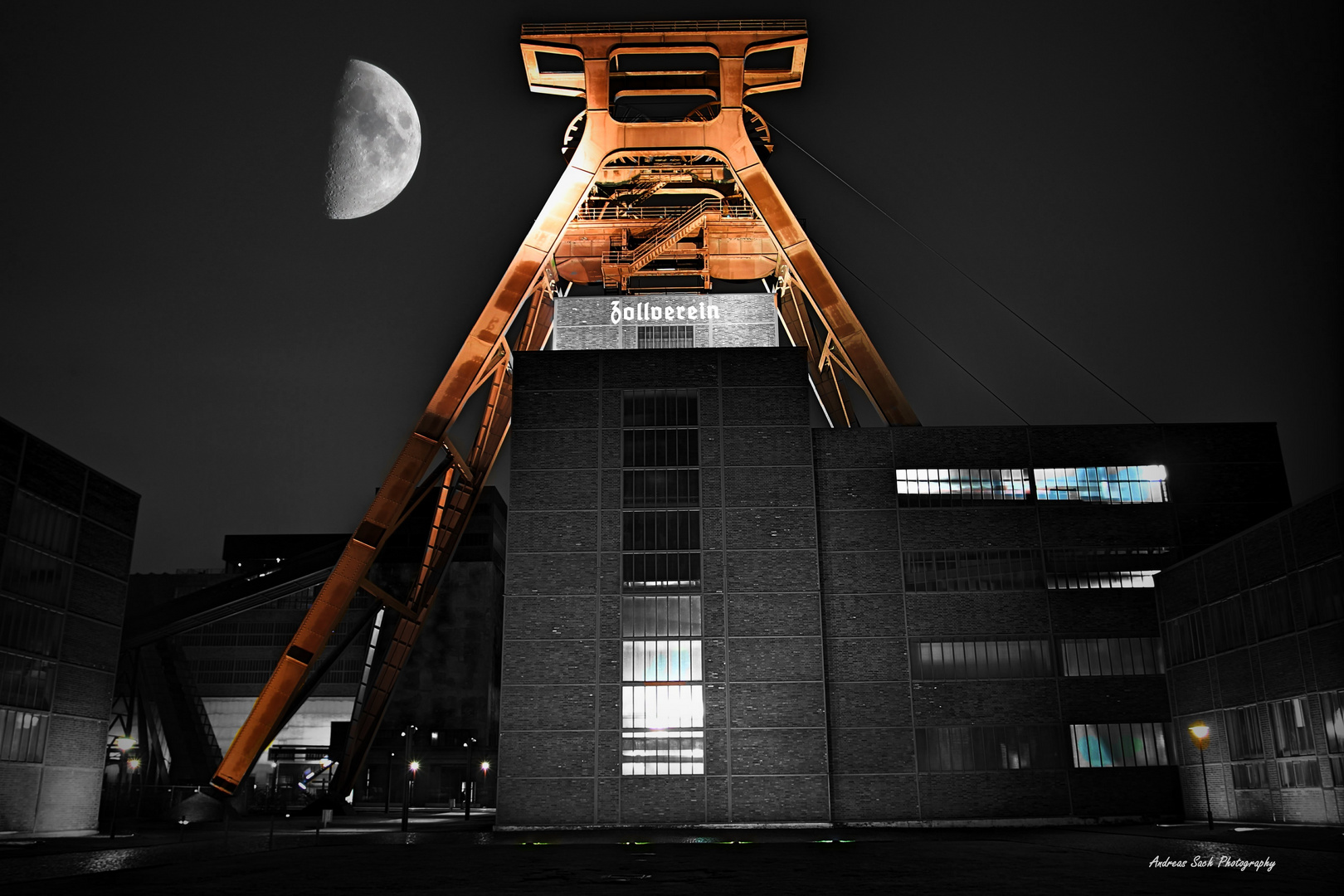Mond über Zollverein
