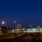 Mond überm Hauptbahnhof (1 von 3)