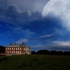 Mond überm Landhaus