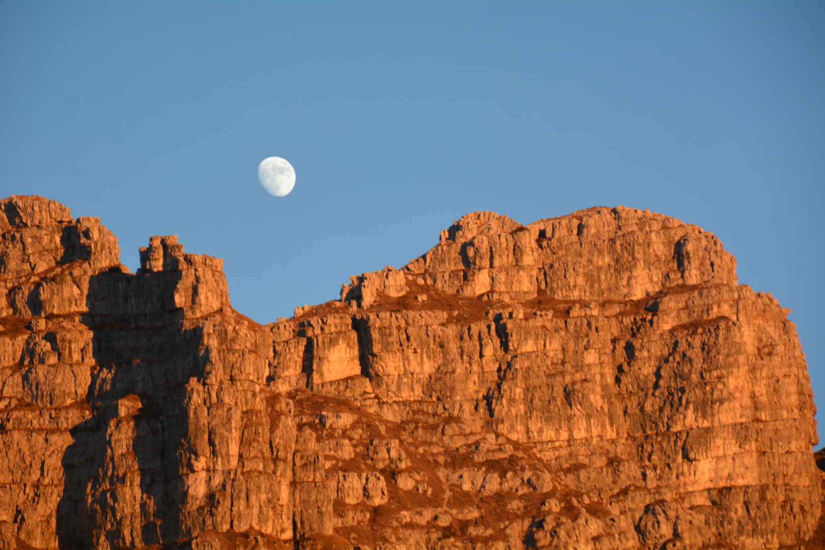 Mond überm Resegone - das Abendlicht ist das schönste :)