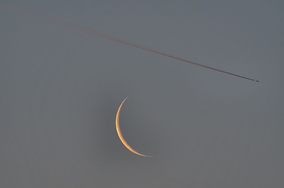 Mond und Flugzeug