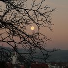 Mond und Kirche