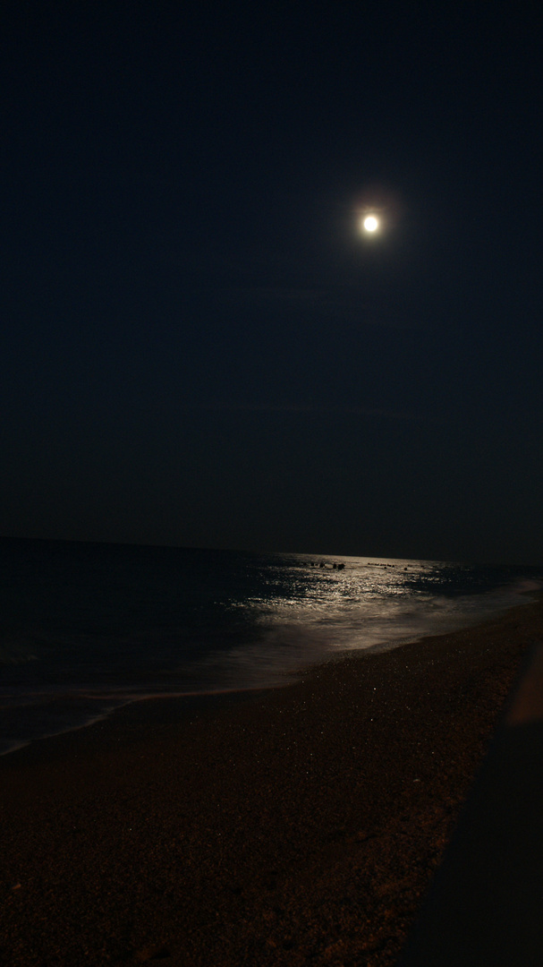 Mond und Meer