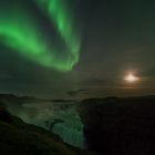 Mond und Polarlicht am Gullfoss